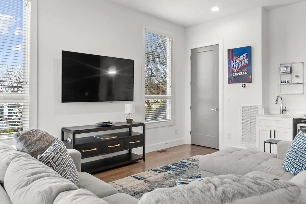 Luxury Home With Huge Rooftop And 7 Beds Nashville 0*,  United States