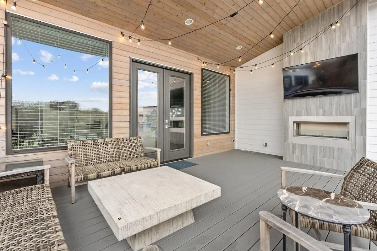 Luxury Home With Huge Rooftop And 7 Beds Nashville